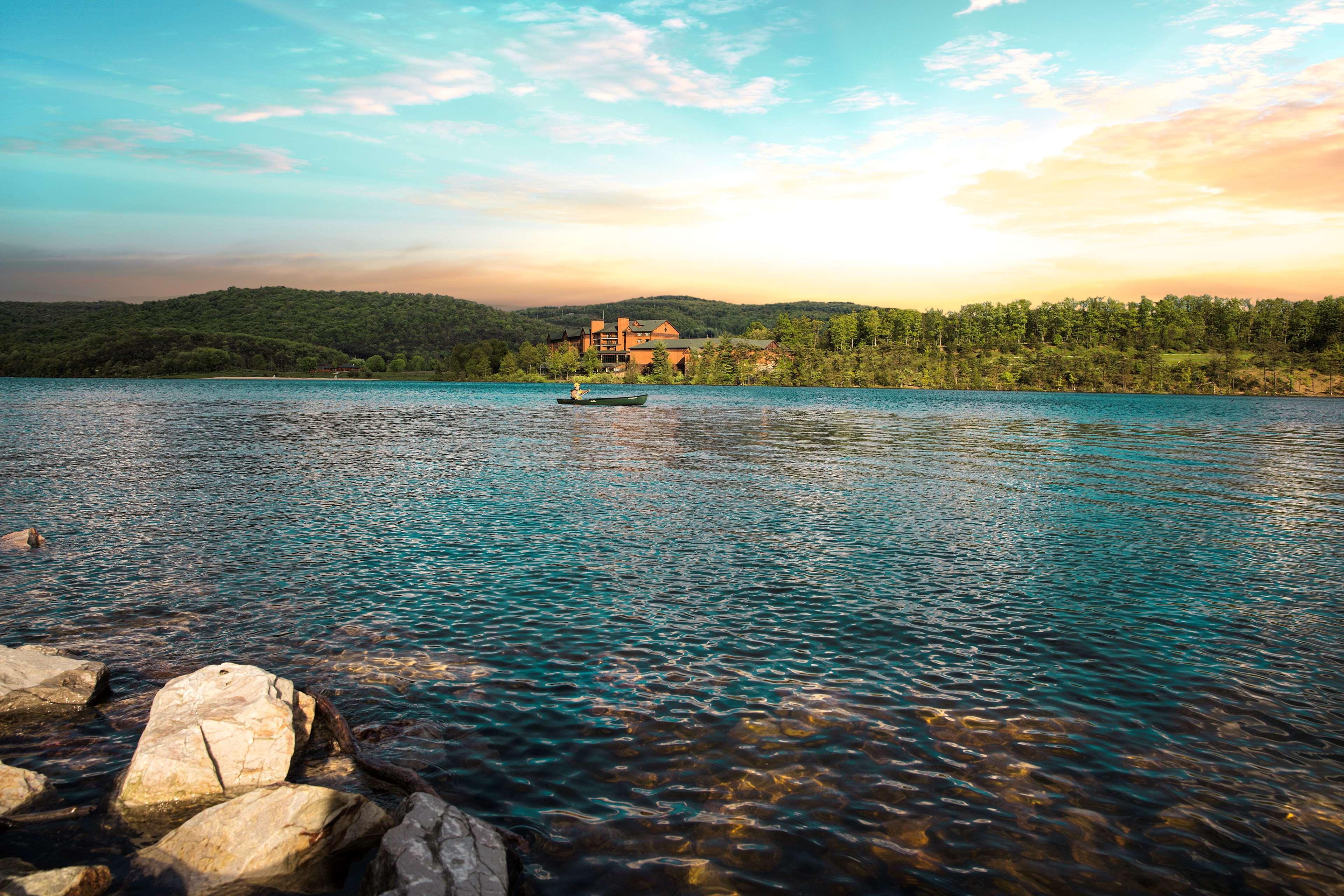 Rocky Gap Casino Resort Flintstone Экстерьер фото