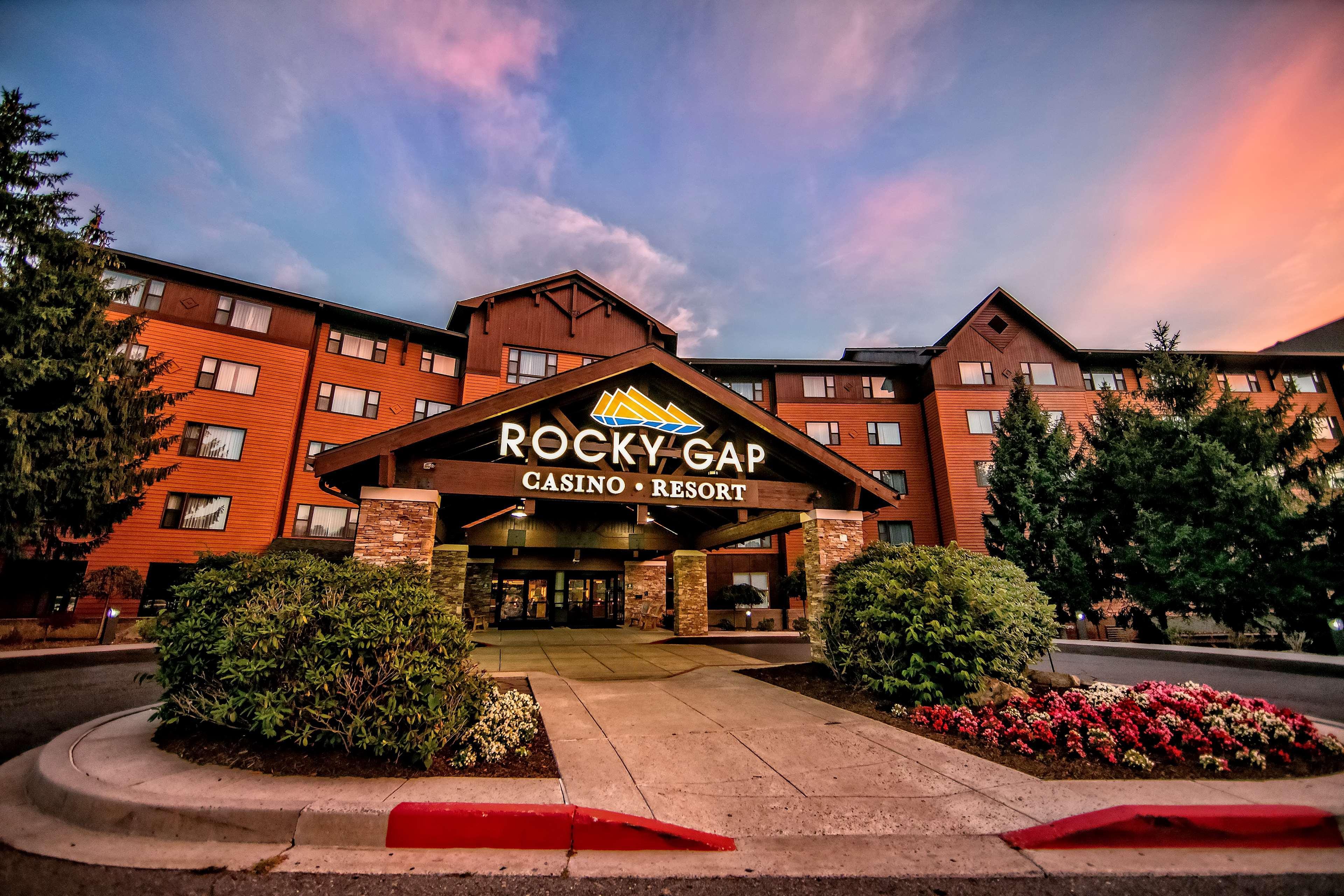 Rocky Gap Casino Resort Flintstone Экстерьер фото