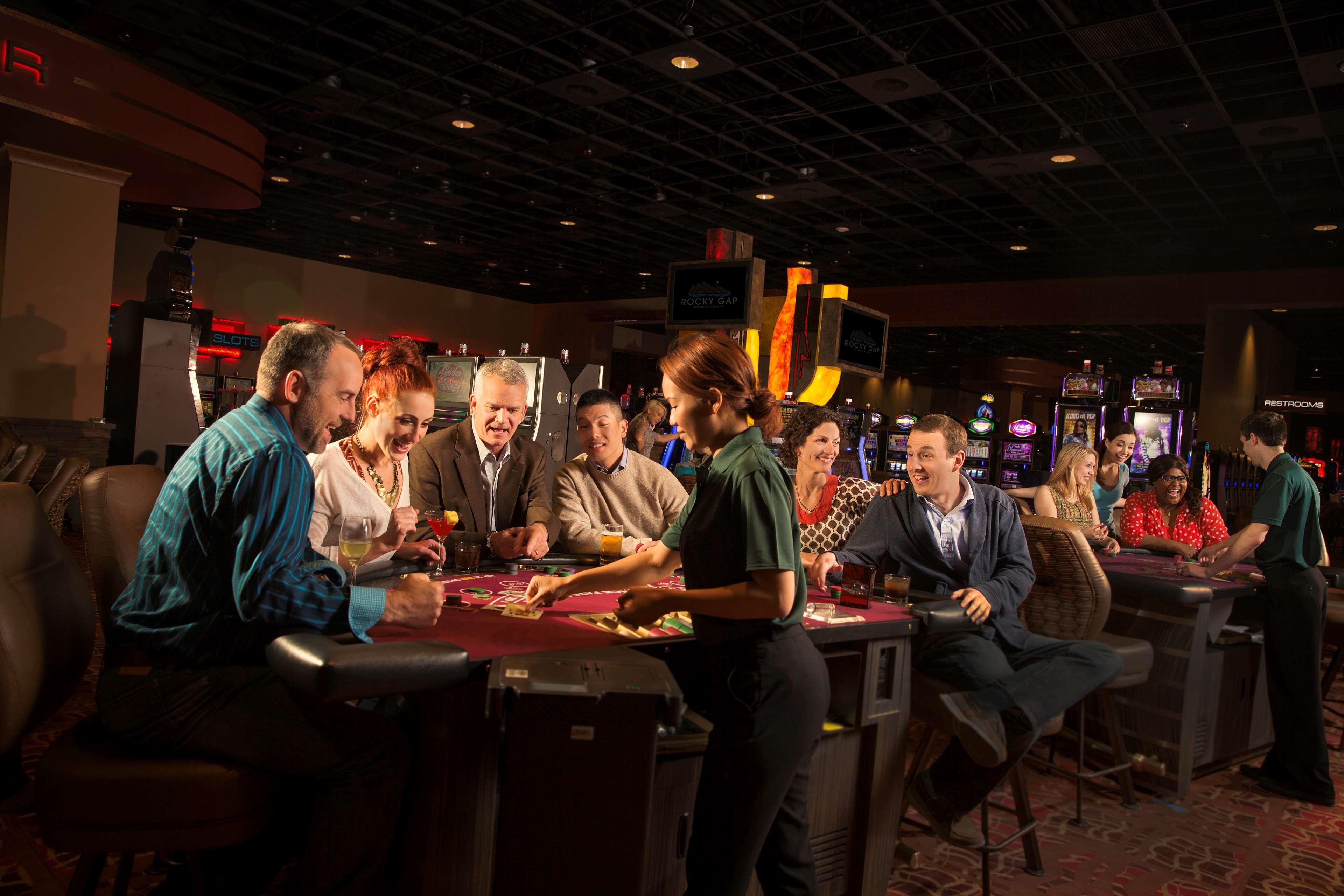 Rocky Gap Casino Resort Flintstone Удобства фото